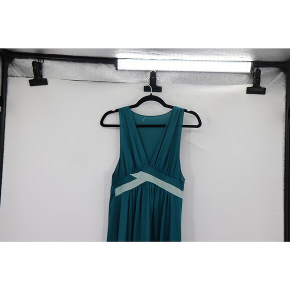 Vintage Green 1970s Evening Nightgown - Picture 2 of 7